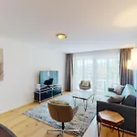 But Quiet 1br - Sun 6