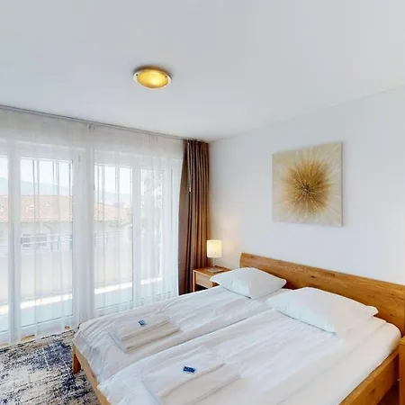 But Quiet 1br - Sun 6